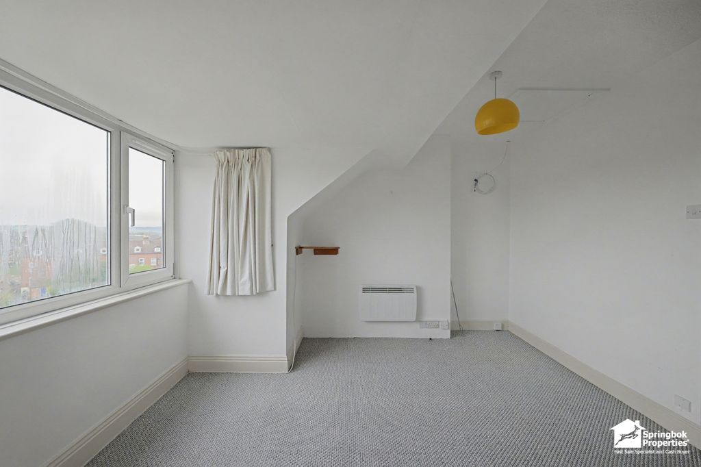 Property photo 3 of 13 Image 2