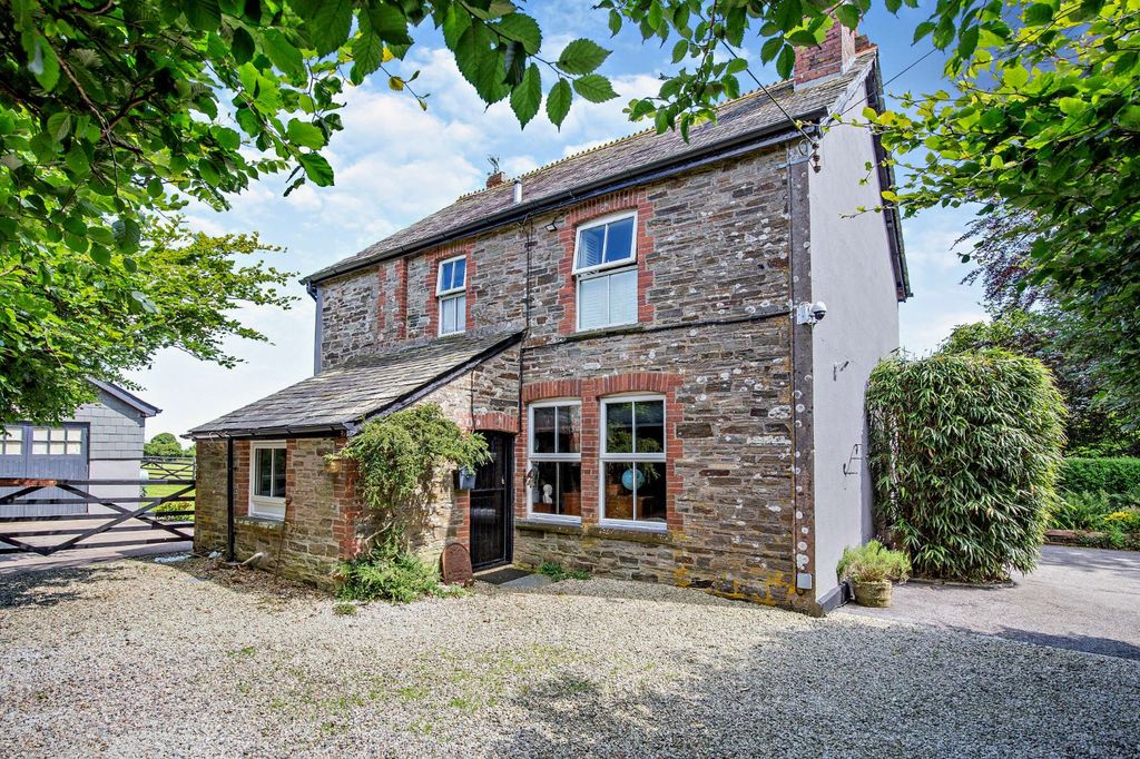 Property photo 2 of 25 Trekennick House