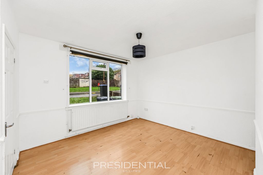 Property photo 3 of 23