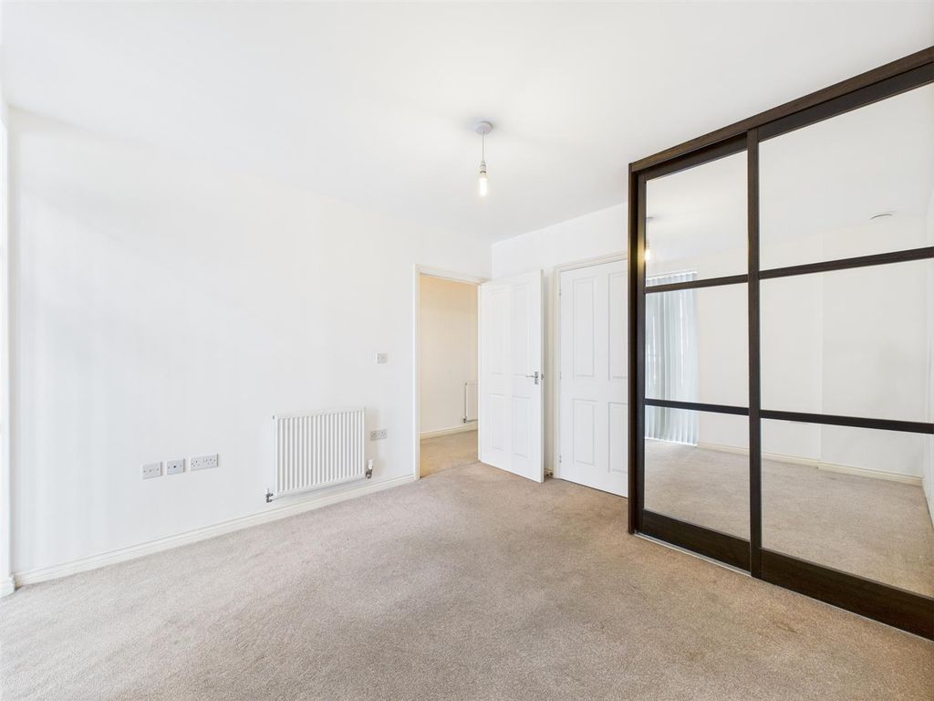 Property photo 3 of 18 Cam02885G0-Pr0445-Still007.Jpg