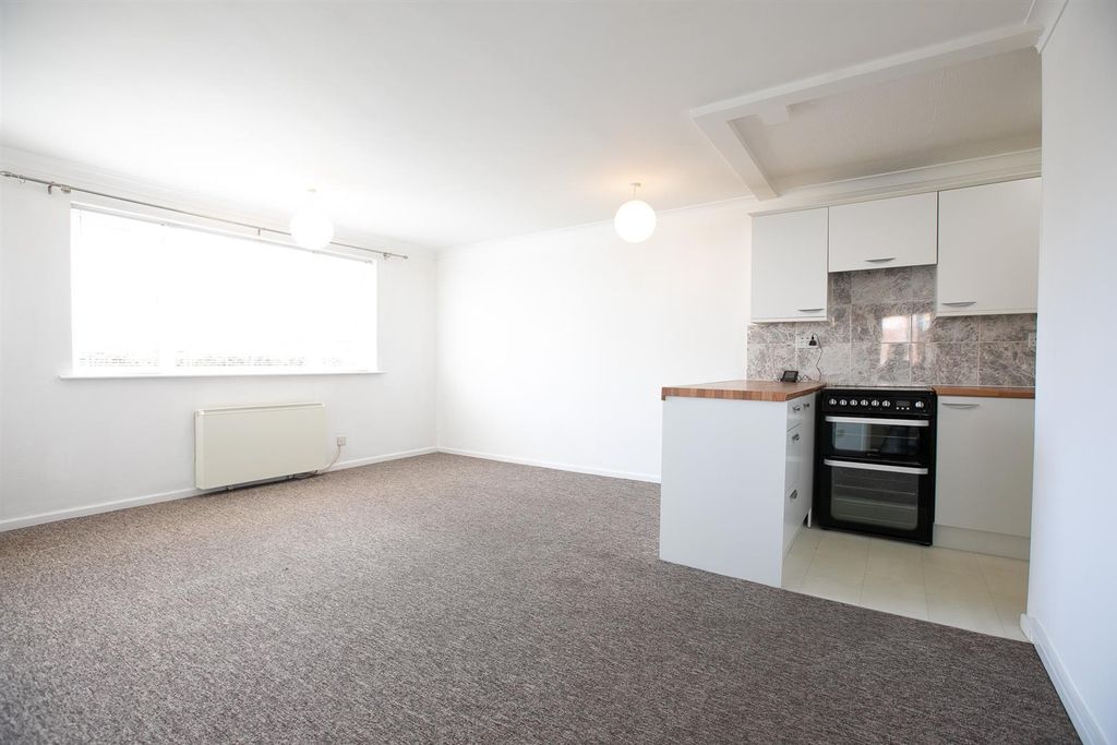 Property photo 3 of 10 3646-6.Jpg