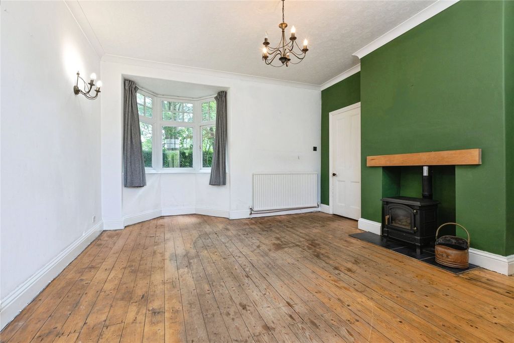 Property photo 2 of 27 Lounge