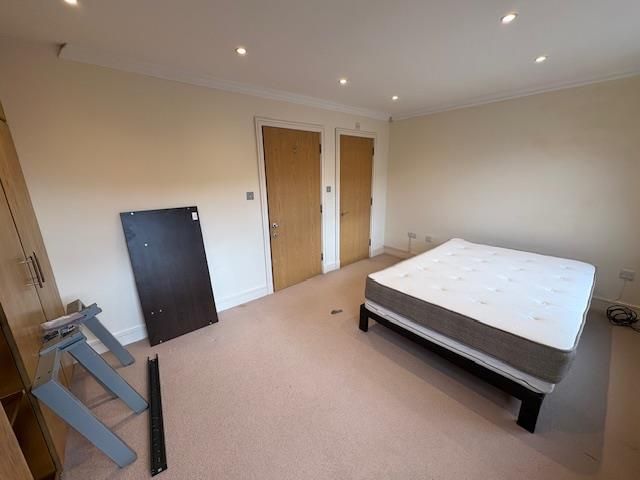 Property photo 2 of 12 Ensuite - 4B Rt_Pix 3.Jpg