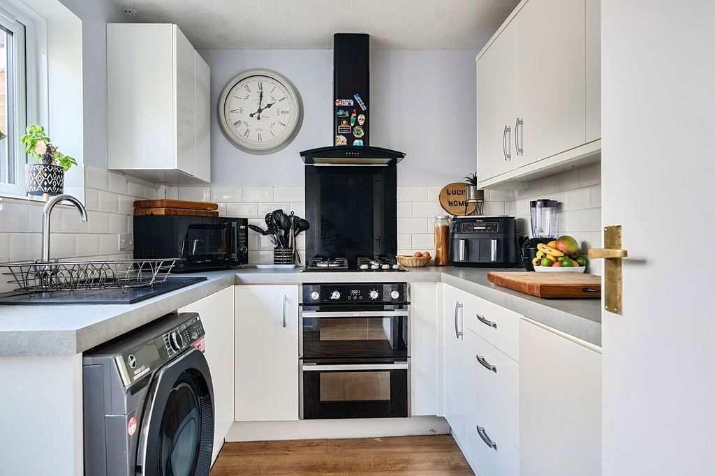 Property photo 3 of 15