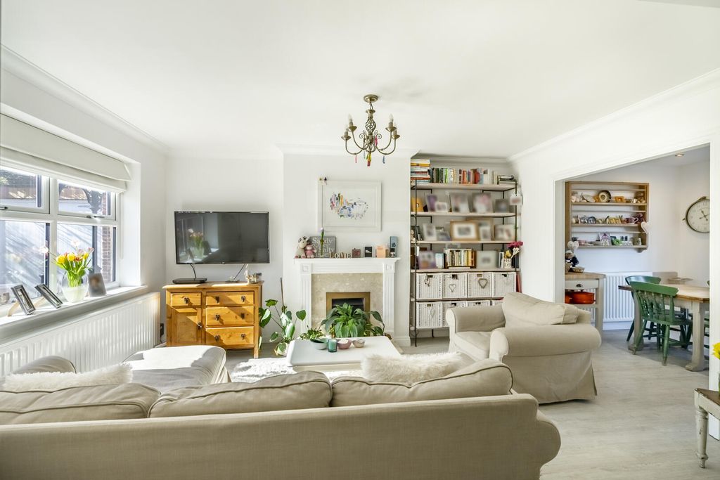 Property photo 2 of 18 Living Room