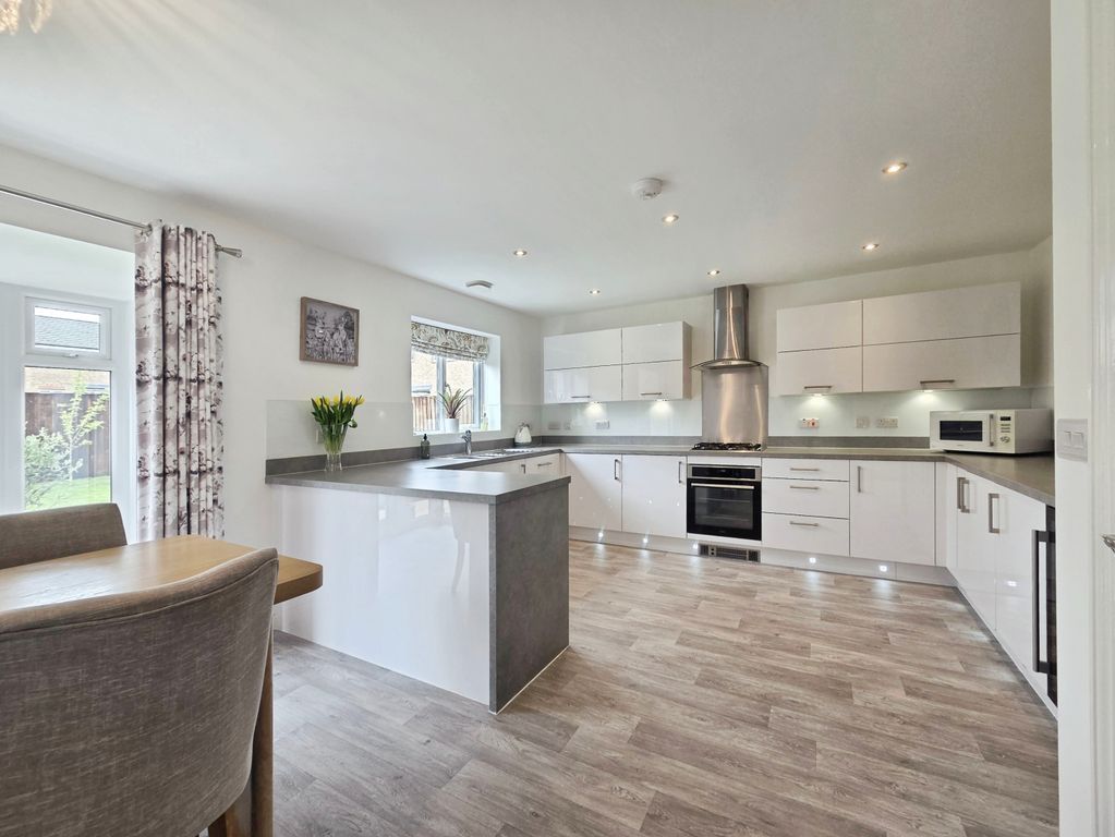 Property photo 2 of 34 9c4B8588-1000141641