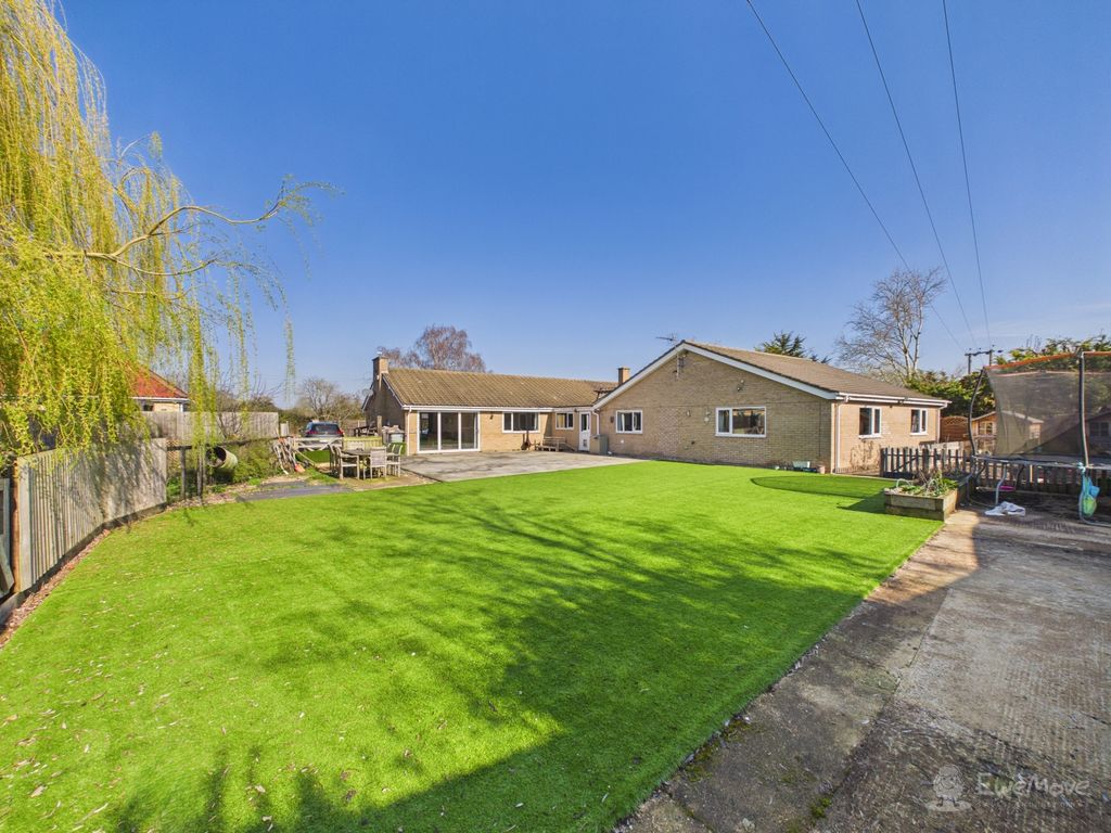 Property photo 1 of 34 Garden- Mark Stephens Ewemove Newmarket And Soham