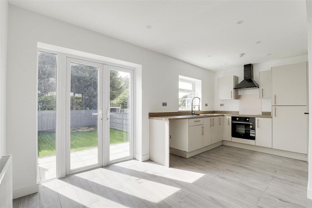 Property photo 2 of 15 21.Jpg