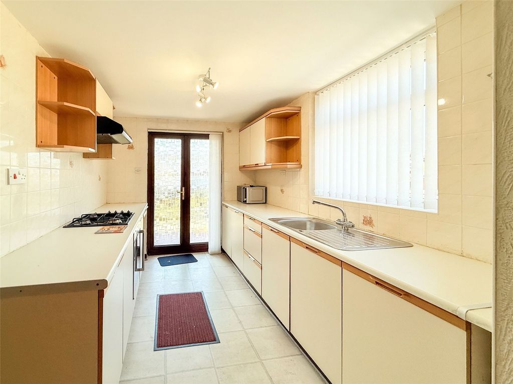 Property photo 3 of 11 Dining Kitchen