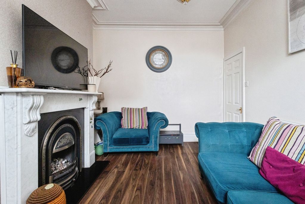 Property photo 2 of 20 Pbox-Img.Jpg