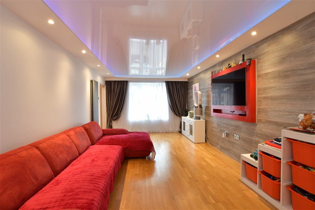 Property photo 1 of 13 Lounge