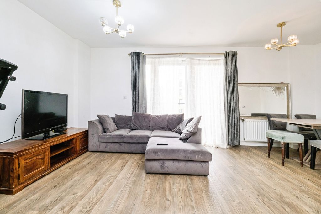 Property photo 3 of 17 Pbox-Img.Jpg