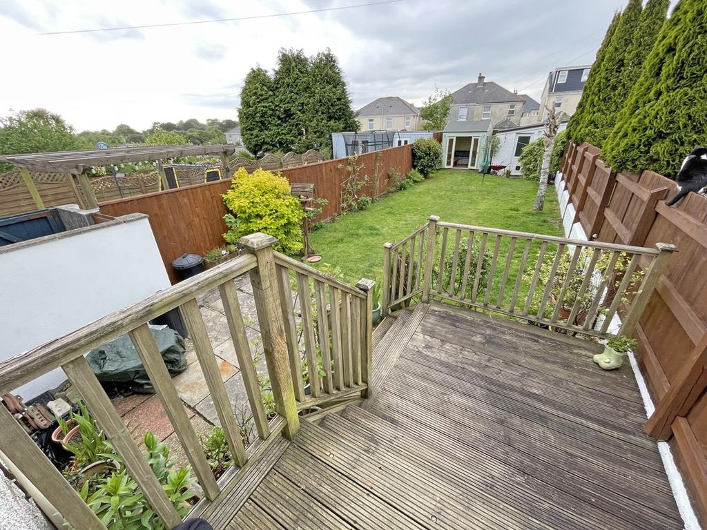 Property photo 2 of 25 Meavy Avenue 29 - Garden Front.Jpg