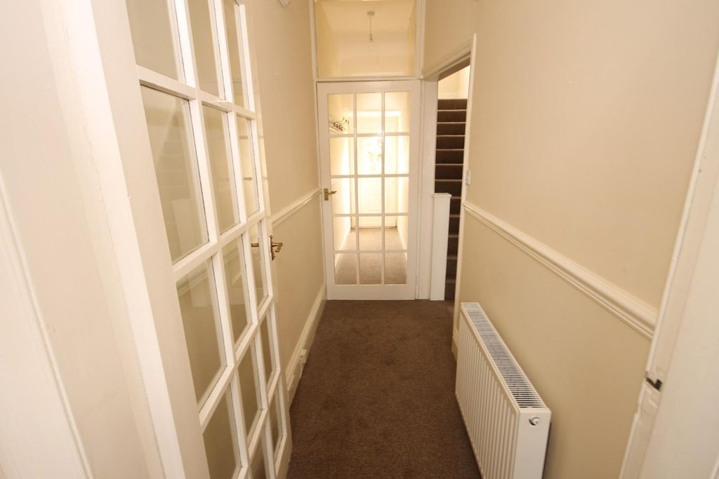 Property photo 2 of 14 Hall