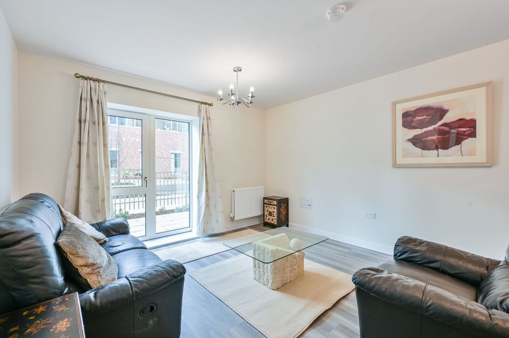 Property photo 3 of 11