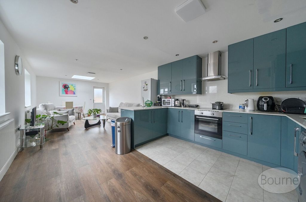 Property photo 2 of 20 Picture No. 57