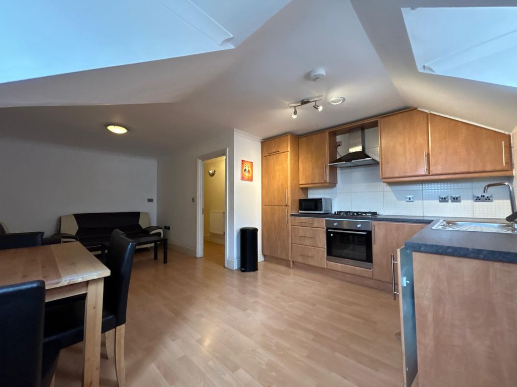 Property photo 3 of 7 Gallery