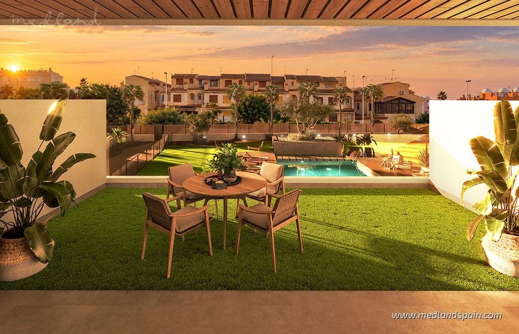 Property photo 1 of 15 Tourist Apartment With 3 Bedrooms, 300m From The Beach In Torrevieja
