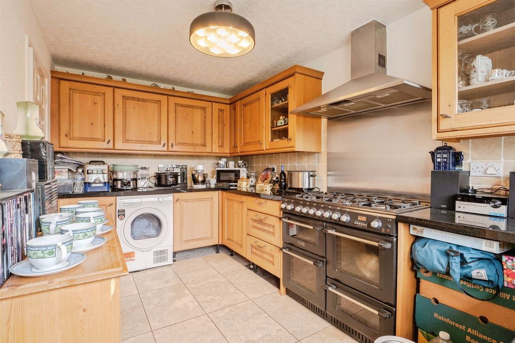 Property photo 3 of 19