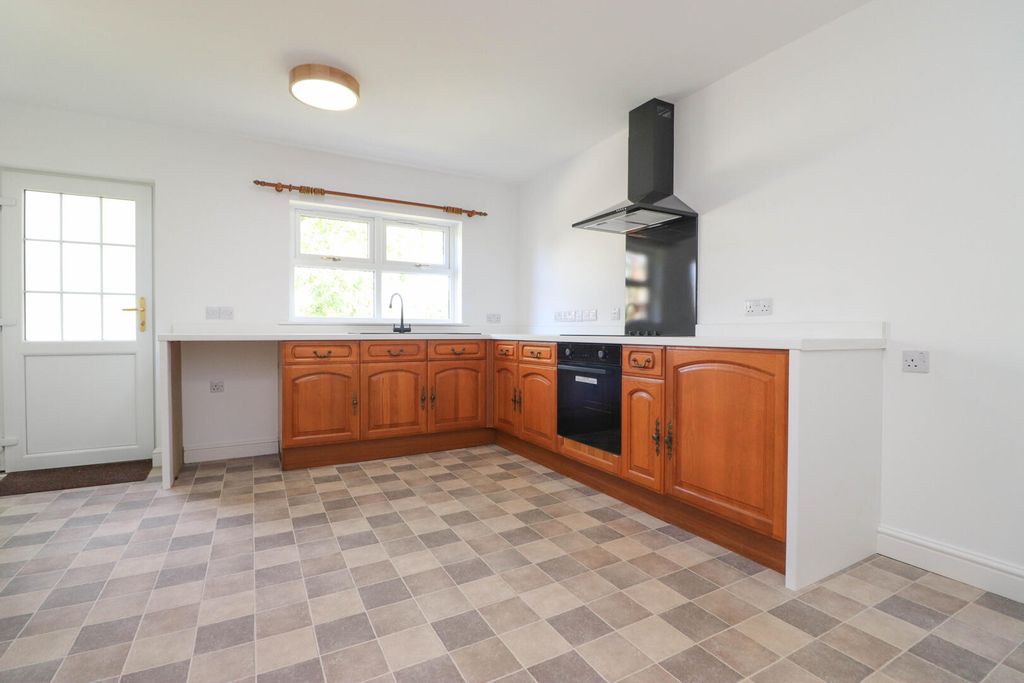 Property photo 2 of 14 Kitchen