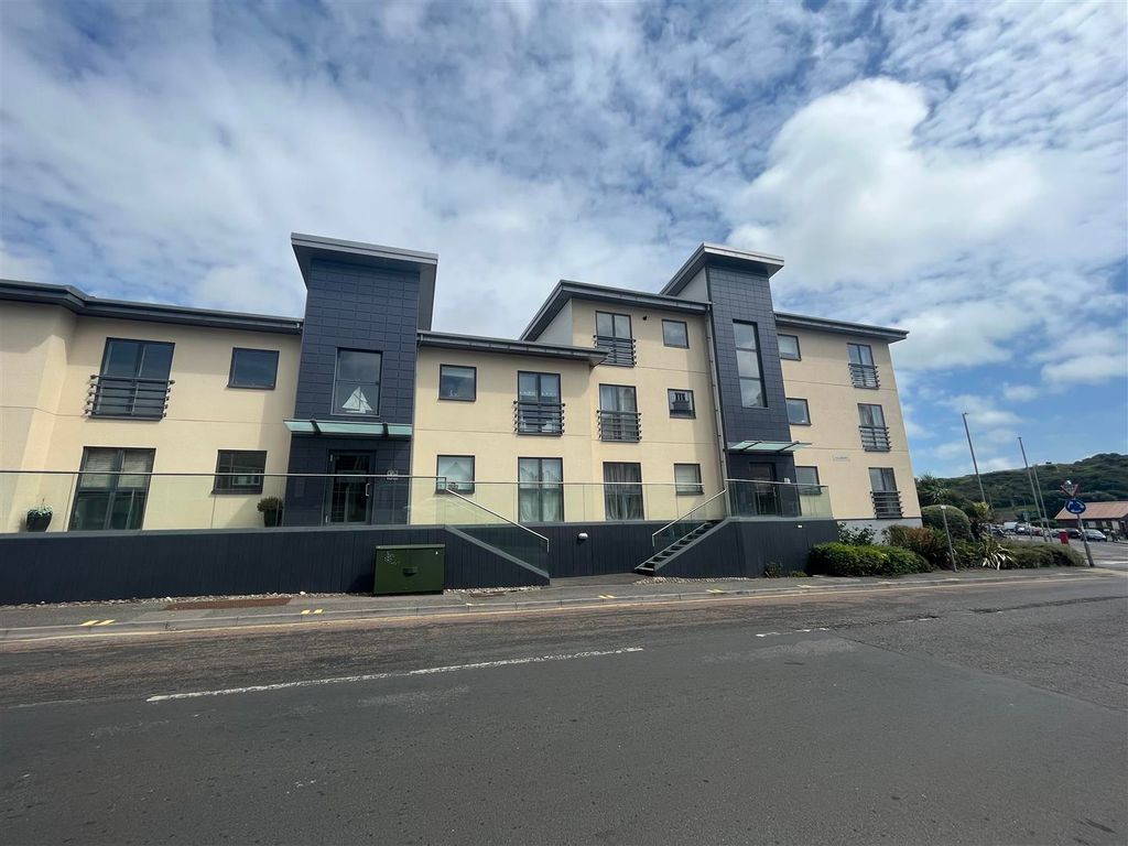 Property photo 2 of 8 Front