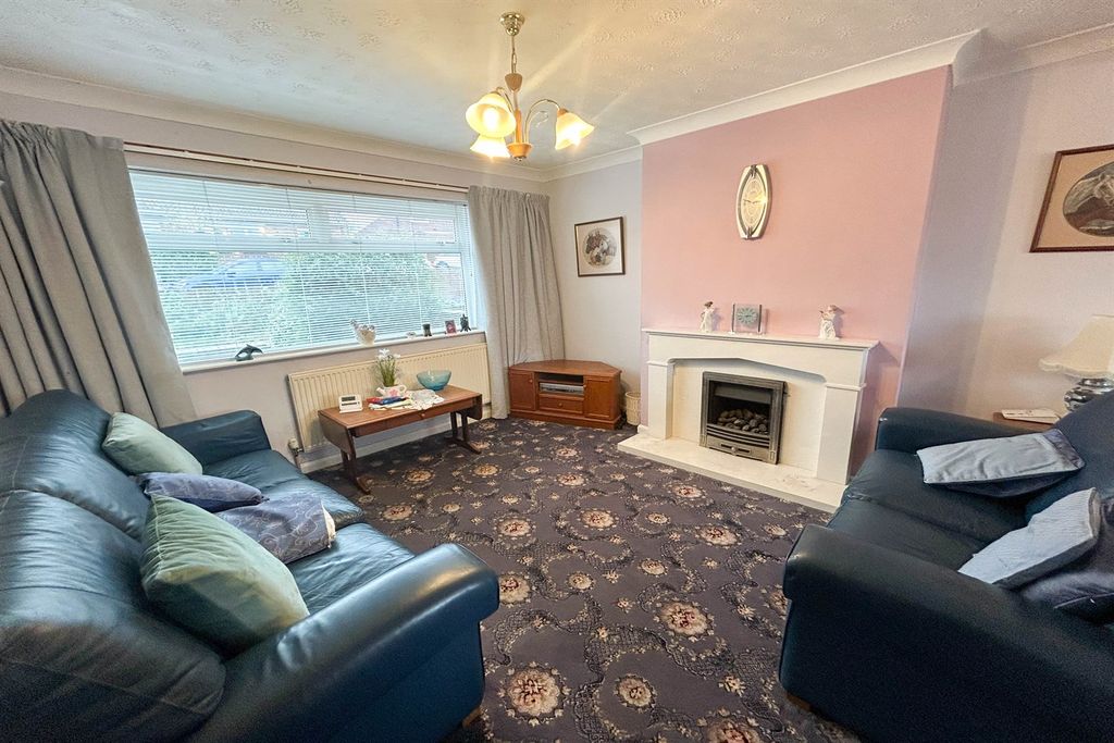 Property photo 2 of 5 Lounge