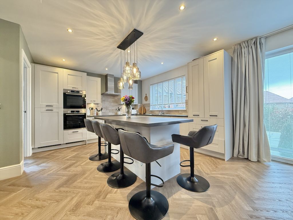 Property photo 3 of 29 Photo 6