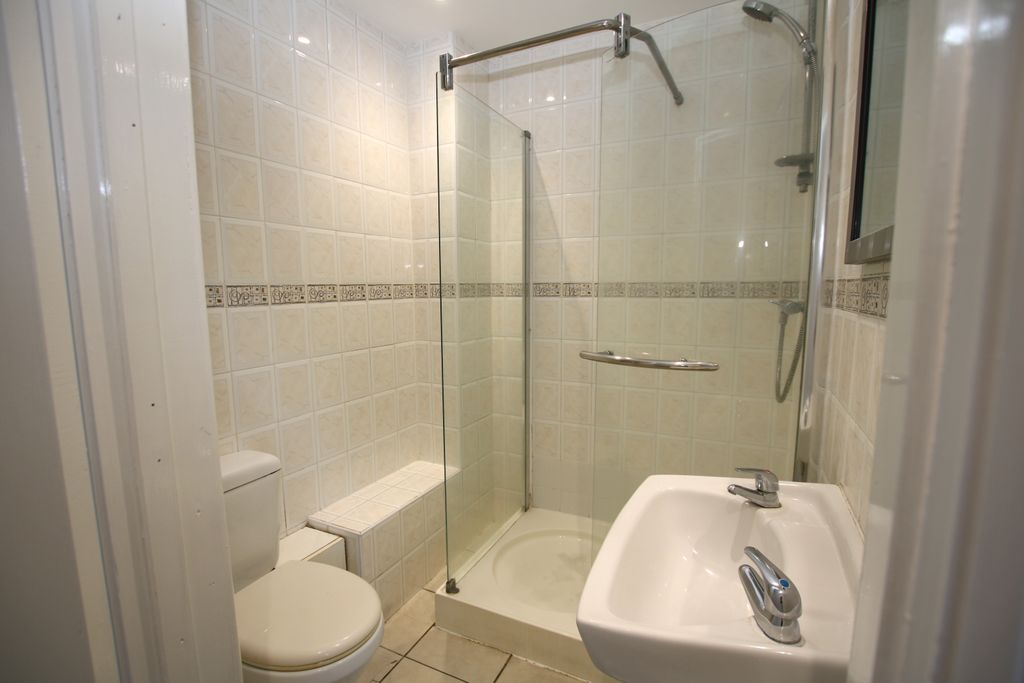 Property photo 3 of 9 3Buccourte