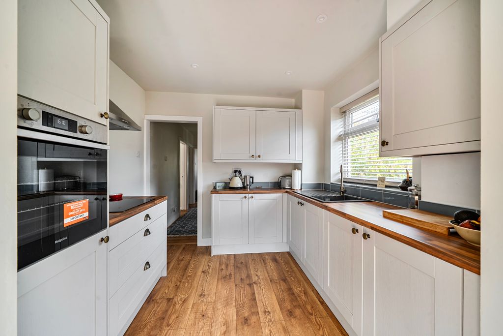 Property photo 3 of 11 149732415