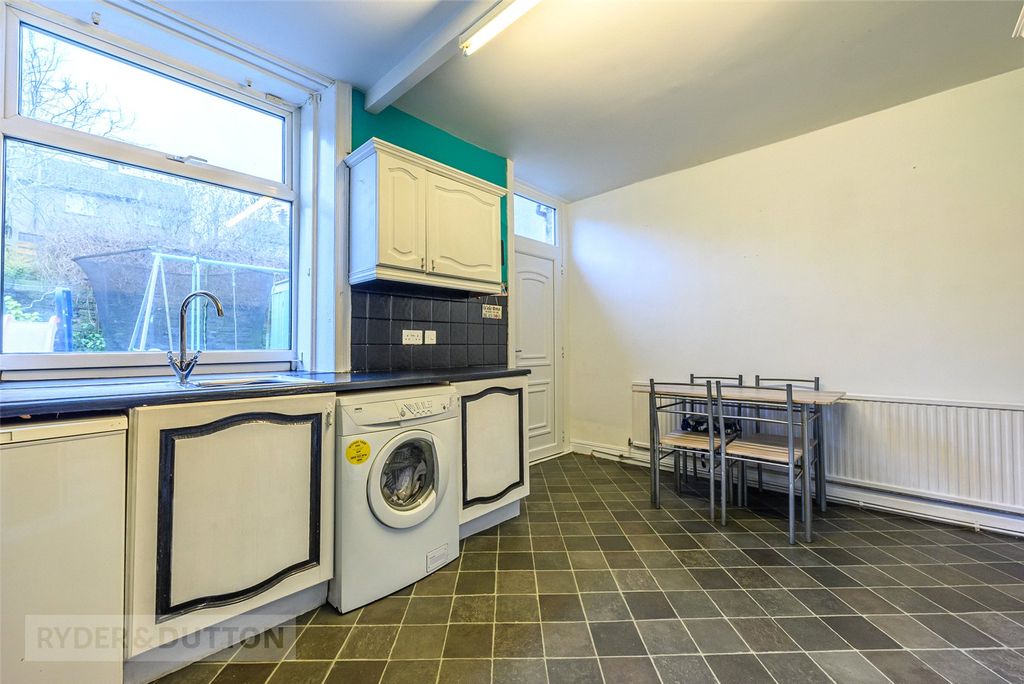 Property photo 3 of 16 Kitchen Diner