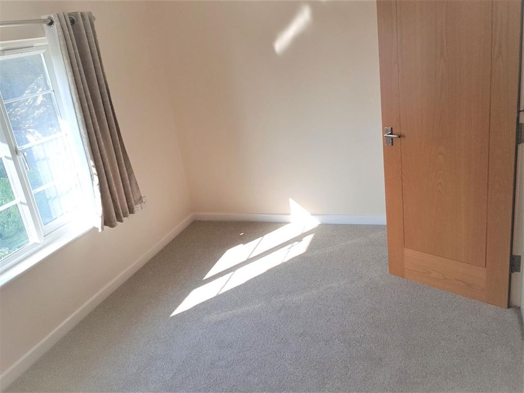 Property photo 3 of 4 Double Bedroom