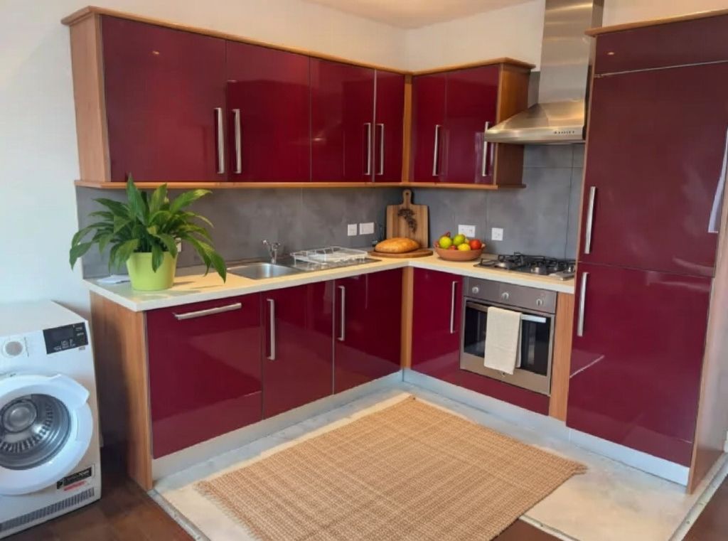 Property photo 2 of 9