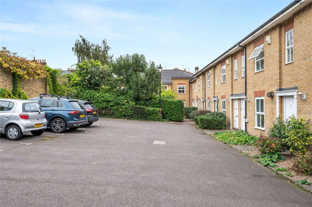 Property photo 3 of 14 Front Exterior