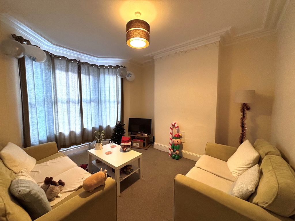 Property photo 2 of 14 Living Room