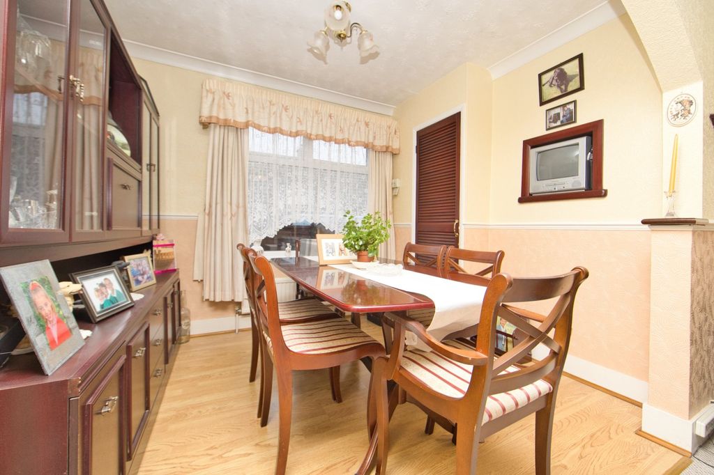 Property photo 3 of 13 Picture 3