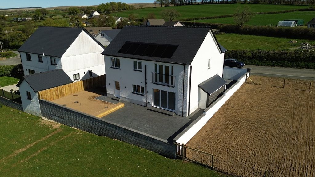Property photo 3 of 46