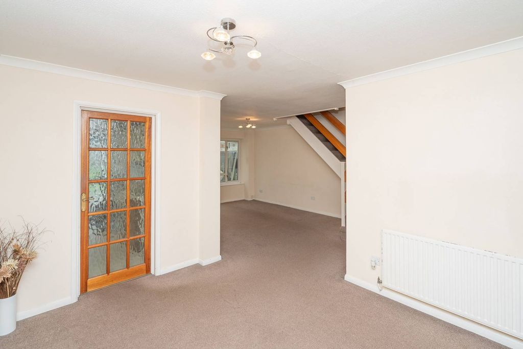 Property photo 2 of 25