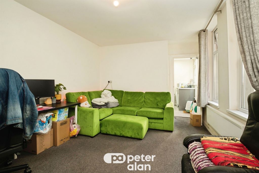 Property photo 3 of 23