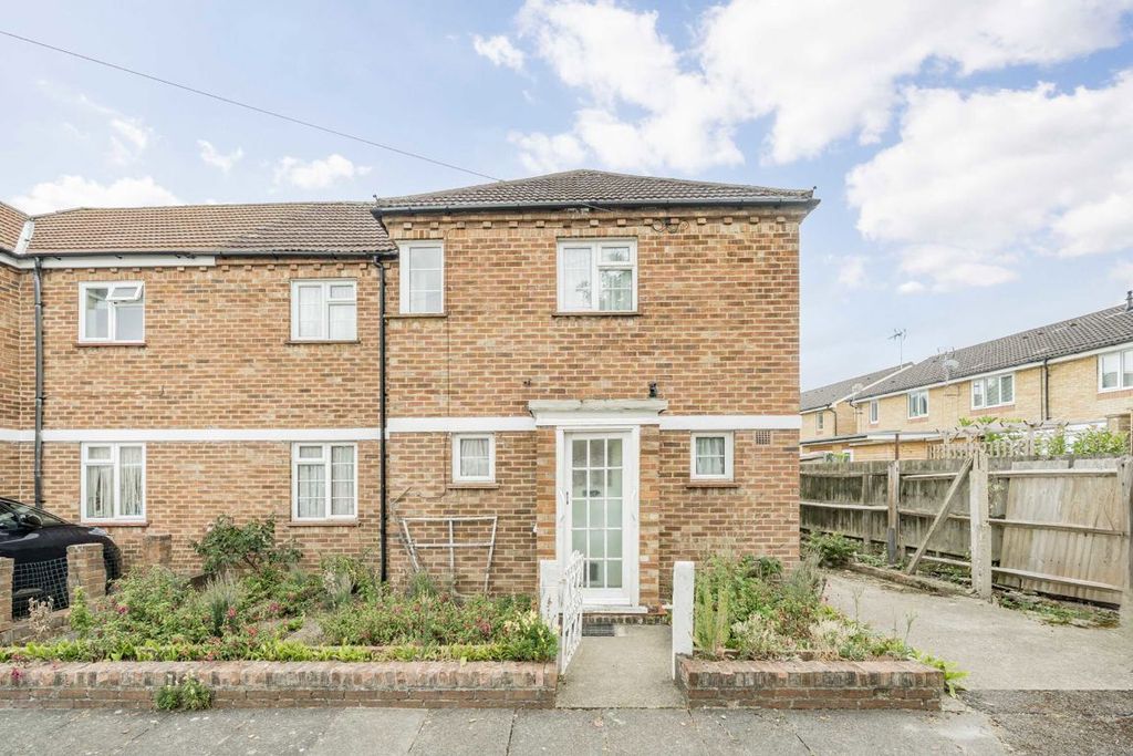 Property photo 1 of 9