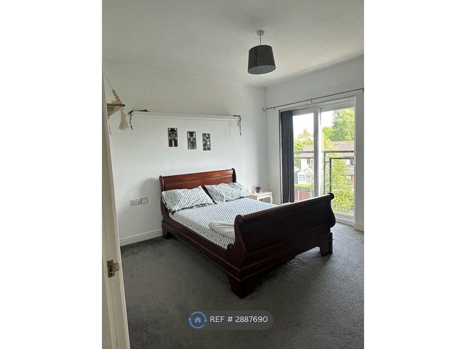 Property photo 2 of 27