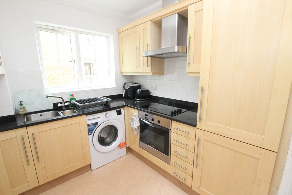 Property photo 3 of 13