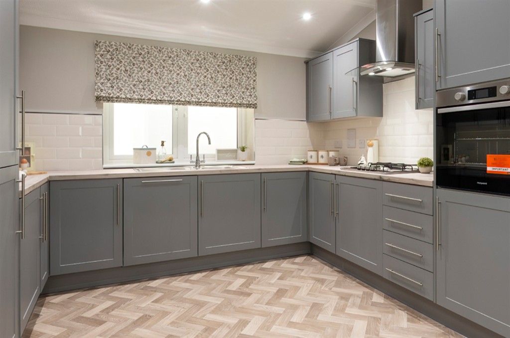 Property photo 3 of 9 Kitchen