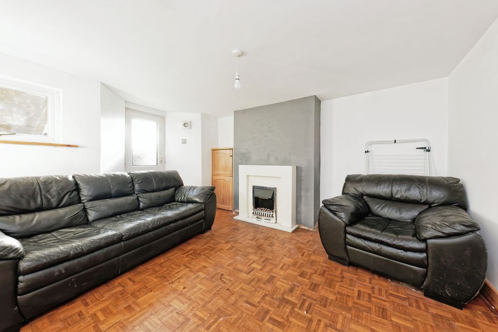 Property photo 3 of 16 Img_9164_Rw