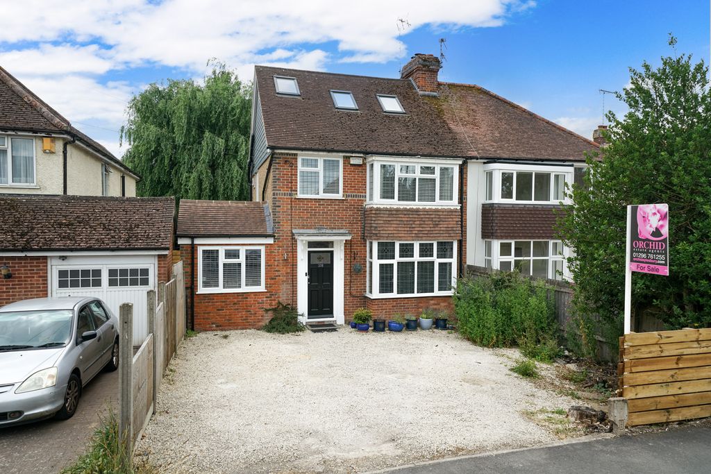 Property photo 1 of 30 208-Tring-Road-5