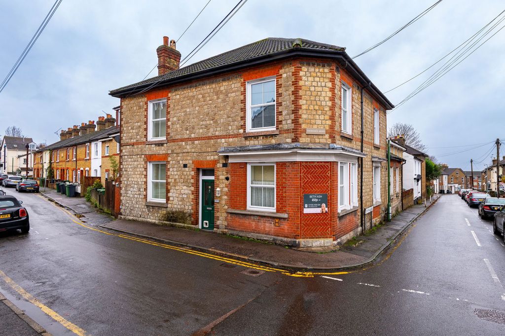 Property photo 1 of 9