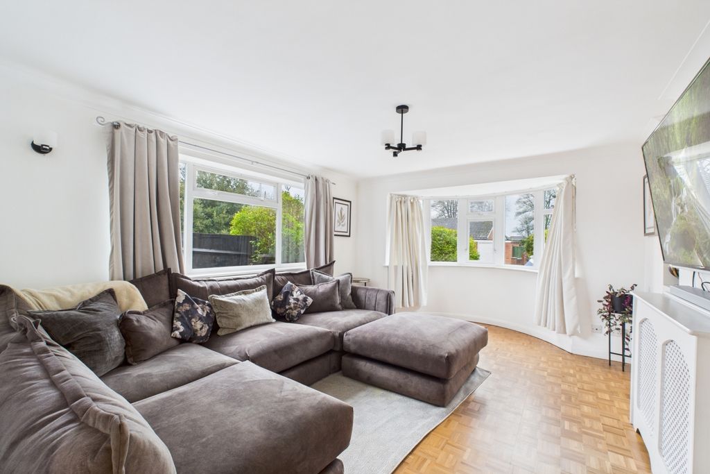 Property photo 3 of 17 Living Room