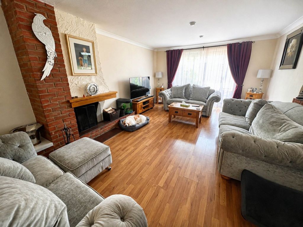 Property photo 3 of 13