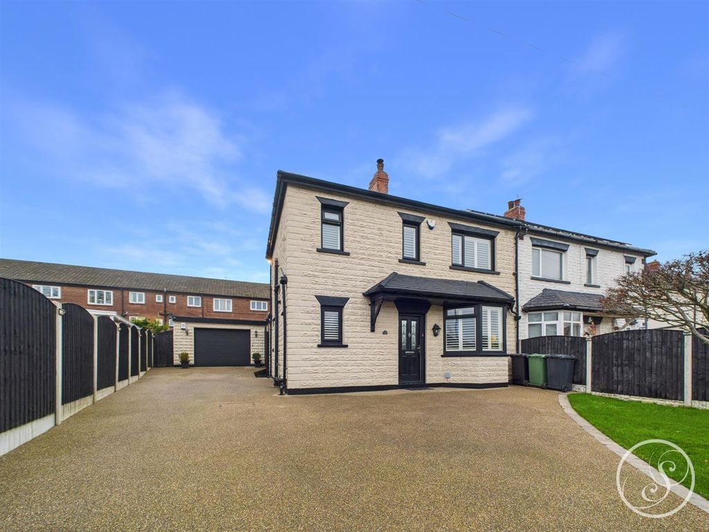 Property photo 1 of 18 External