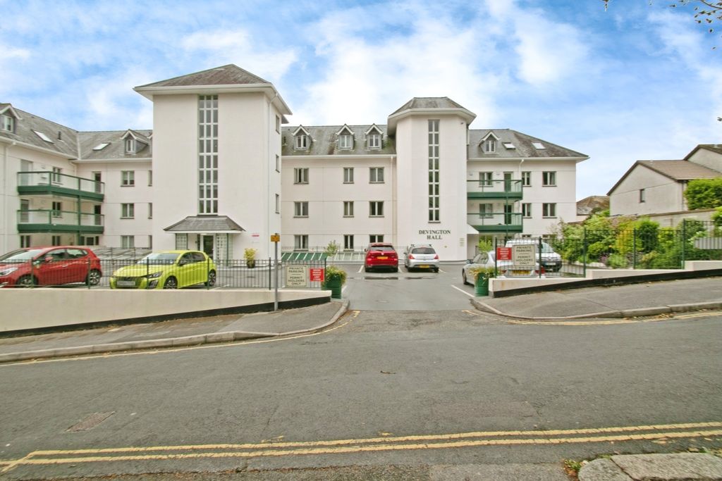 Property photo 2 of 17 Front