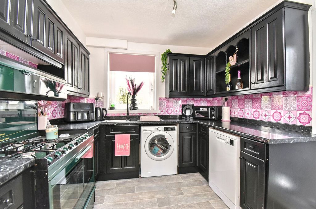 Property photo 3 of 15 Kitchen